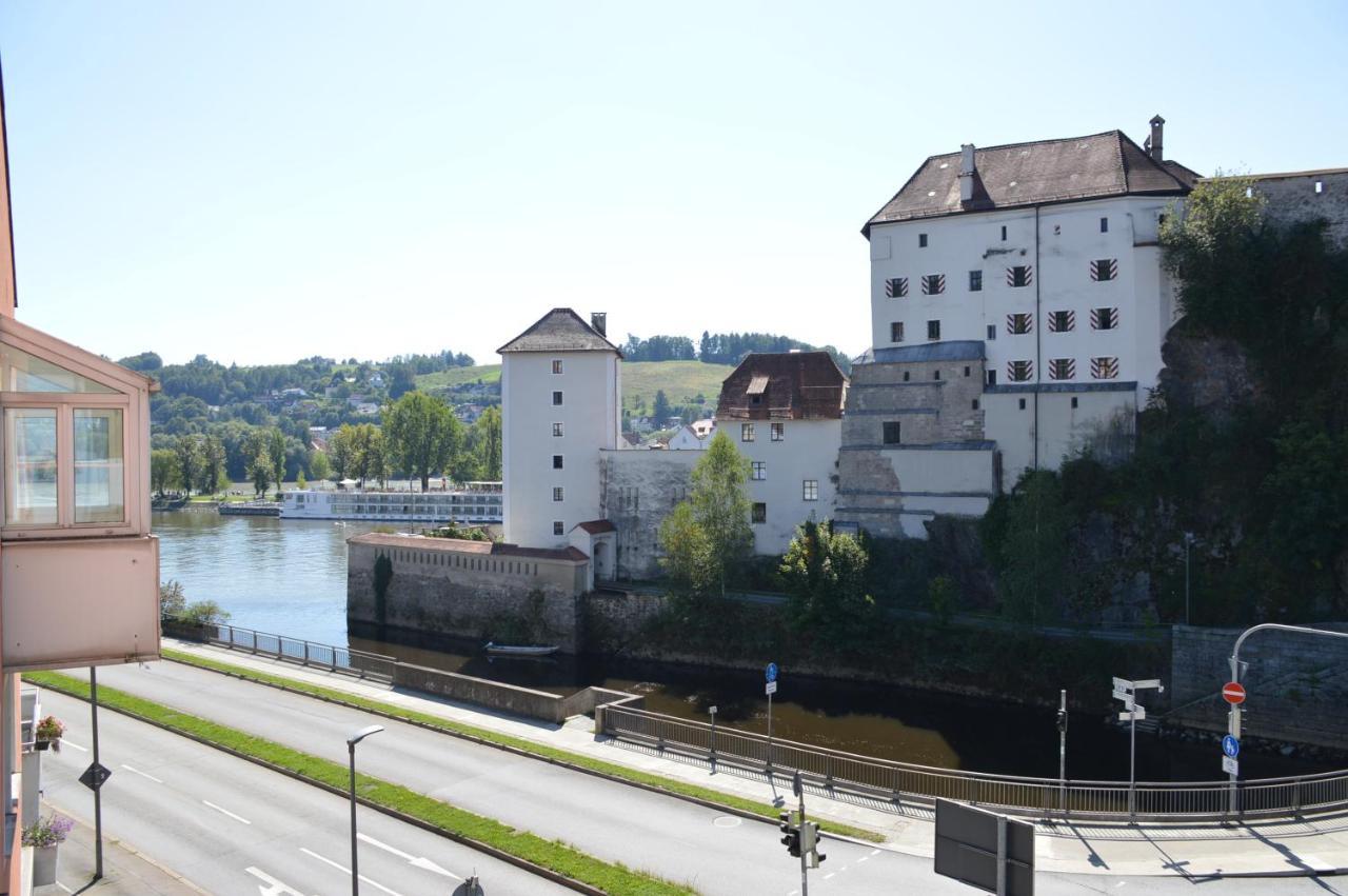 Stilvolles Mit Blick Auf Dreifluesse-eck * Passau