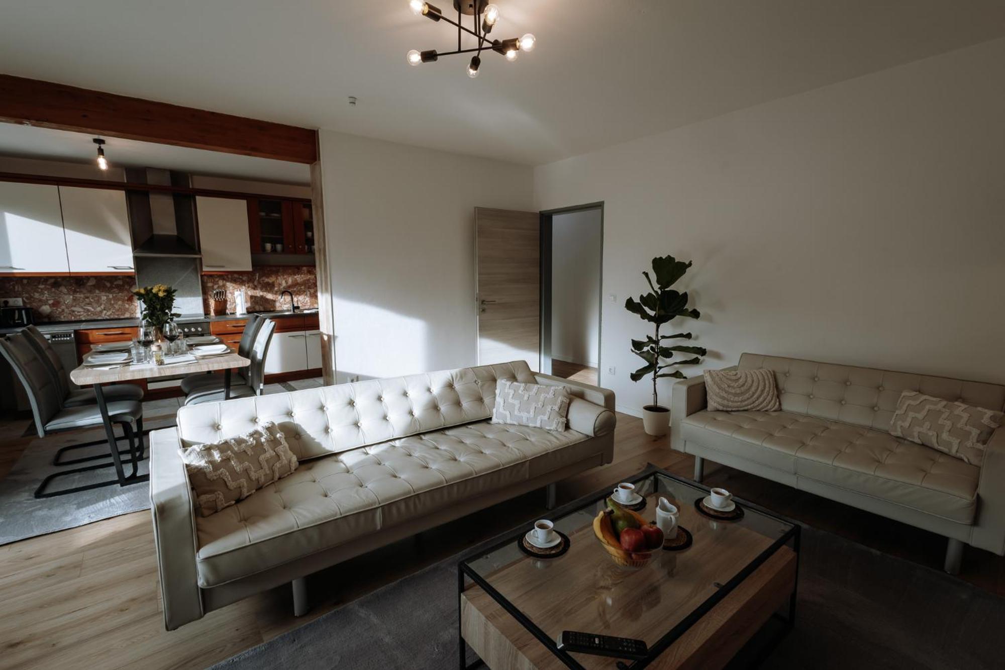 Apartment Stilvolles Mit Blick Auf Dreifluesse-eck *