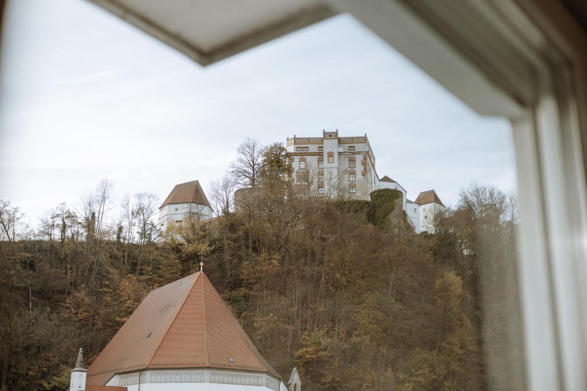Stilvolles Mit Blick Auf Dreifluesse-eck *